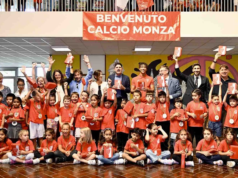 ASTUCCI AI BAMBINI DELLE PRIME ELEMENTARI DI MONZA