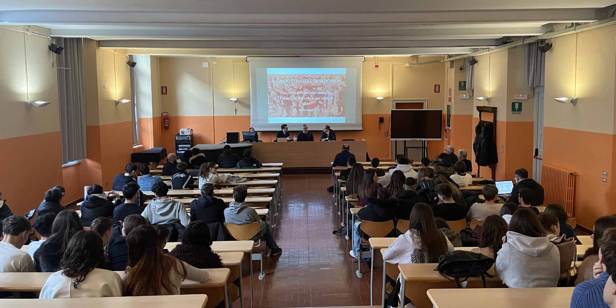 Una mattinata di passione biancorossa al Liceo Zucchi di Monza