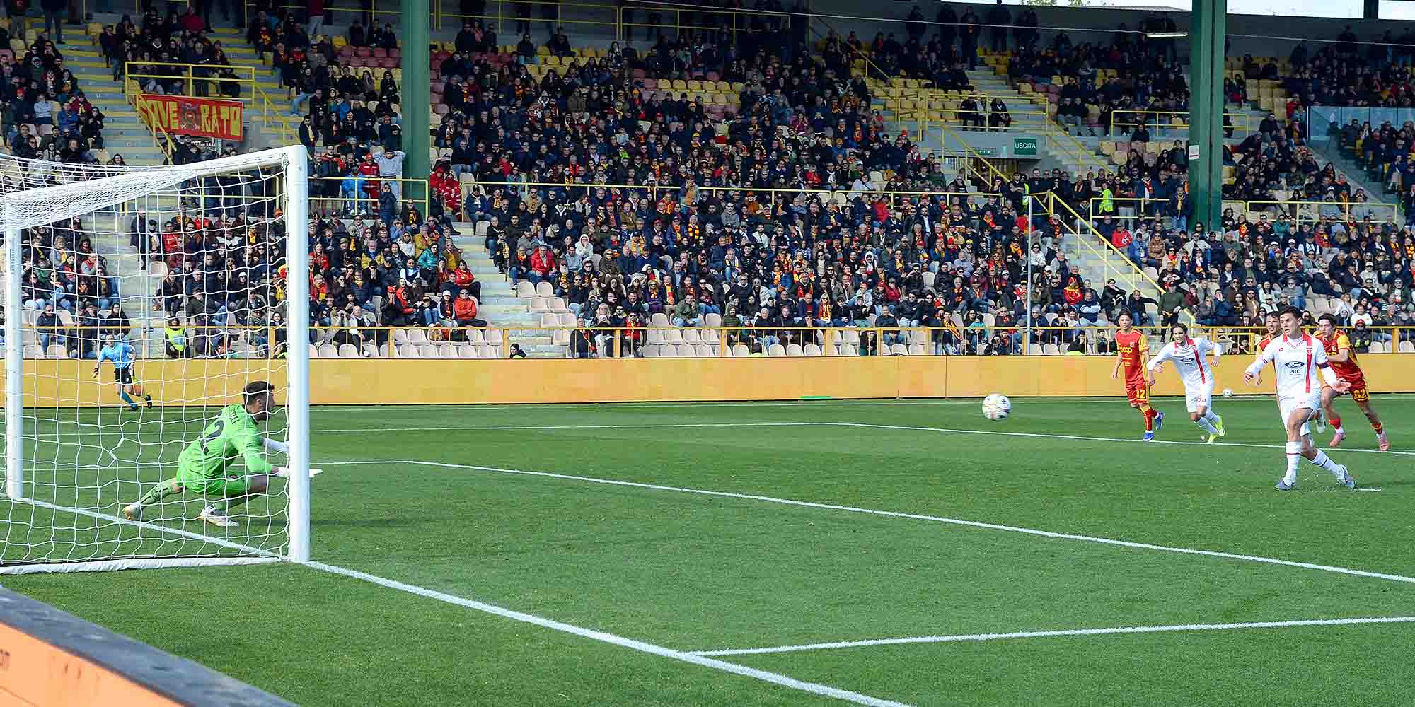 Cuore Monza: in nove pareggia a Catanzaro al 96’ con Pessina